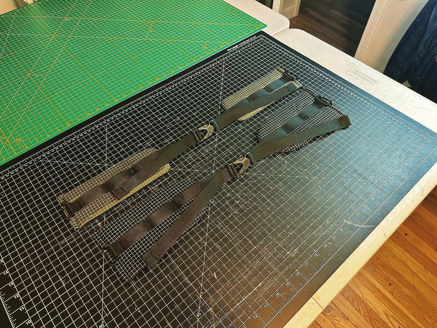 Padded, removable hip belt